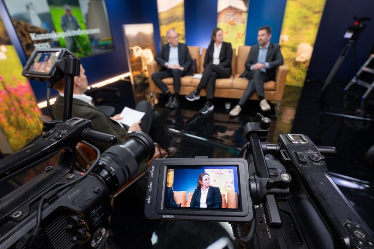 Bilde viser tre personer fra kunnskapskonferansen 2025.